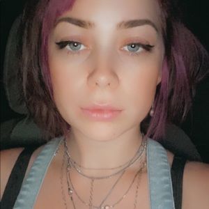 Meet your Posher, Priscilla